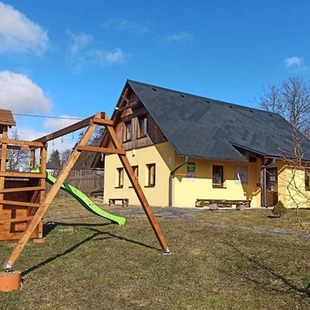 Pensiony A Ubytovani V Kempu Indiana Edrovice Exterior foto