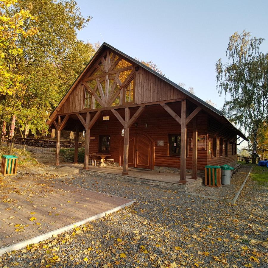 Pensiony A Ubytovani V Kempu Indiana Edrovice Exterior foto