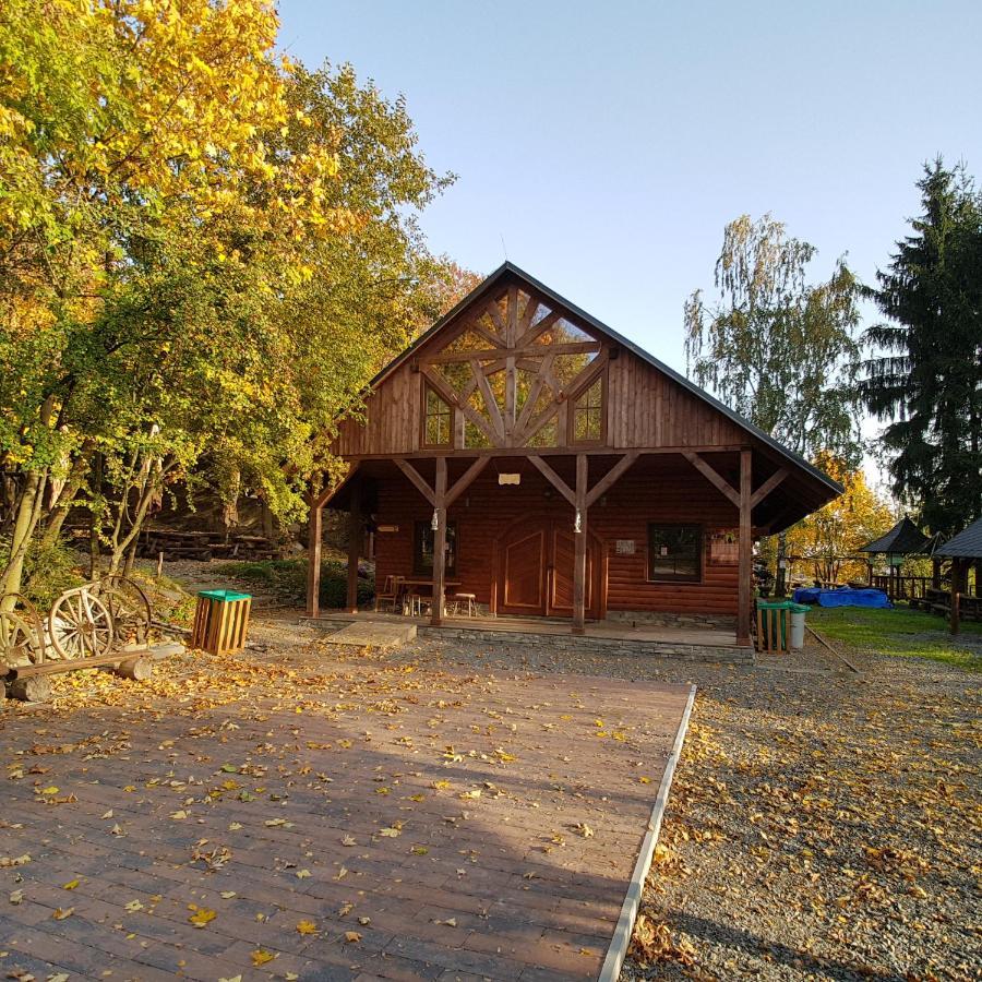 Pensiony A Ubytovani V Kempu Indiana Edrovice Exterior foto