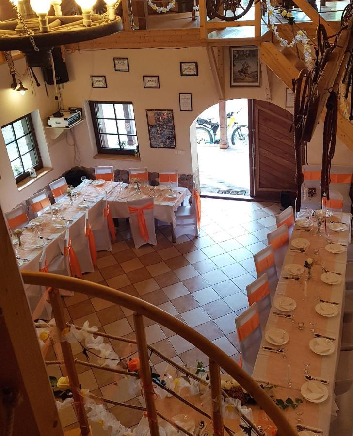 Pensiony A Ubytovani V Kempu Indiana Edrovice Exterior foto