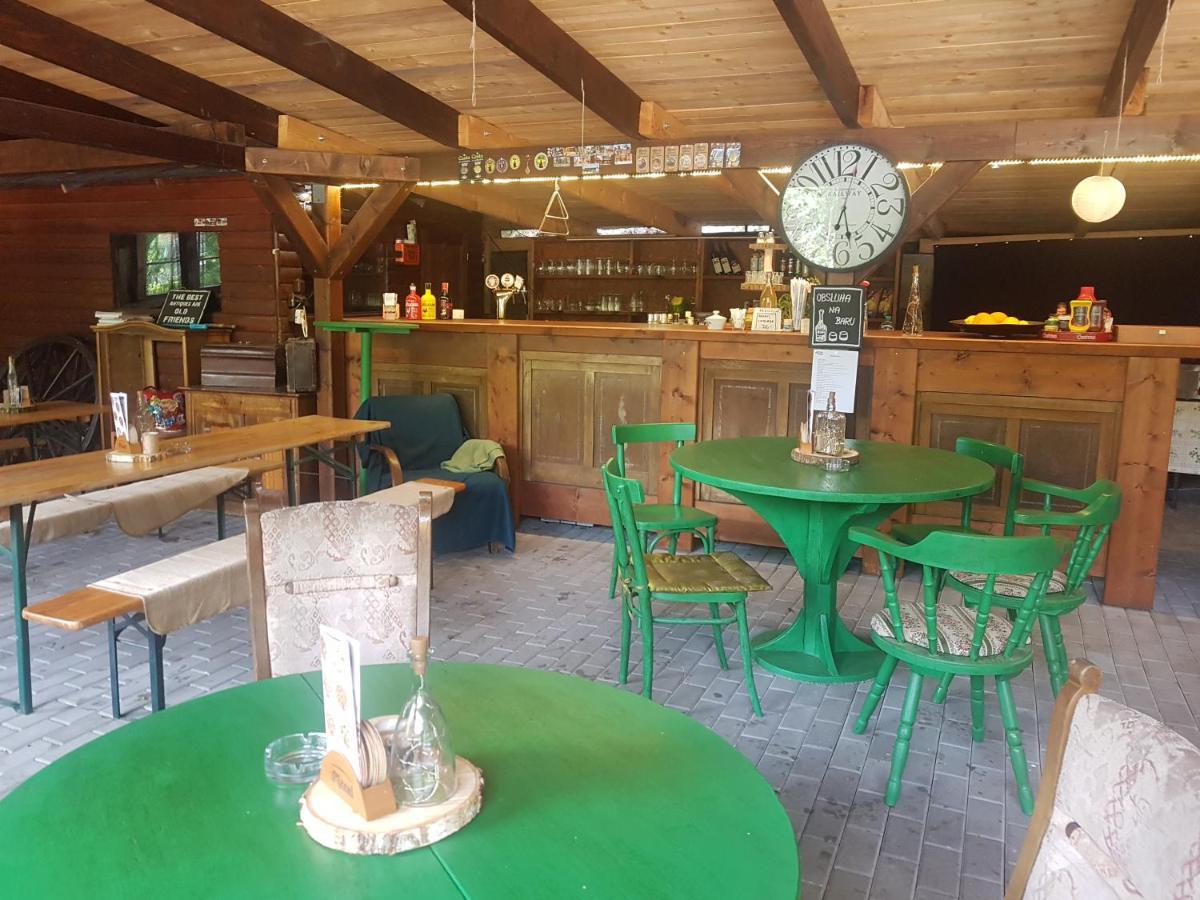 Pensiony A Ubytovani V Kempu Indiana Edrovice Exterior foto