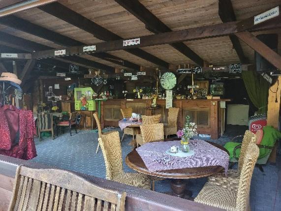 Pensiony A Ubytovani V Kempu Indiana Edrovice Exterior foto